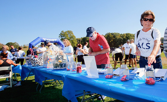 als-walk25-