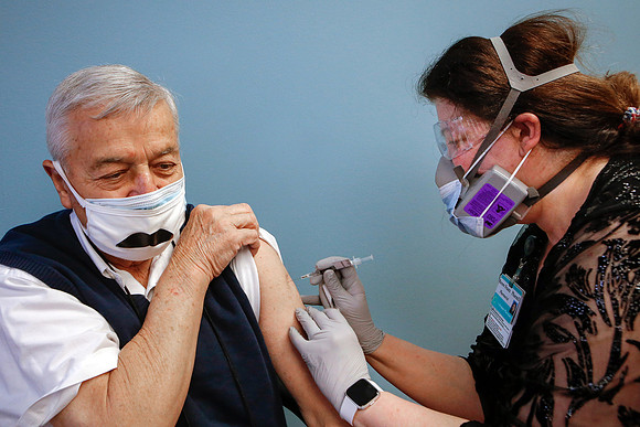covid-vaccine-clinic-18